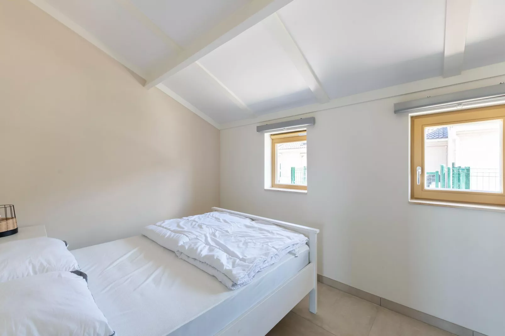 W90-Bedroom