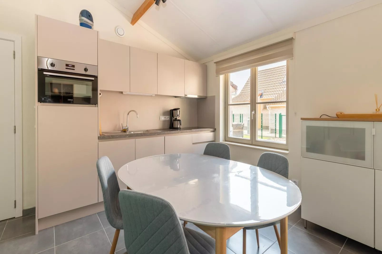 W93-Kitchen