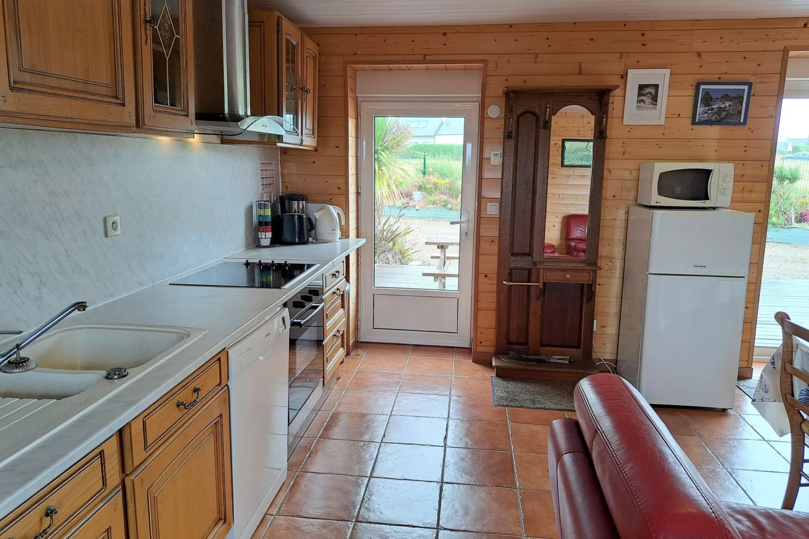 Steinhaus mit Meerblick Cléder-Kitchen