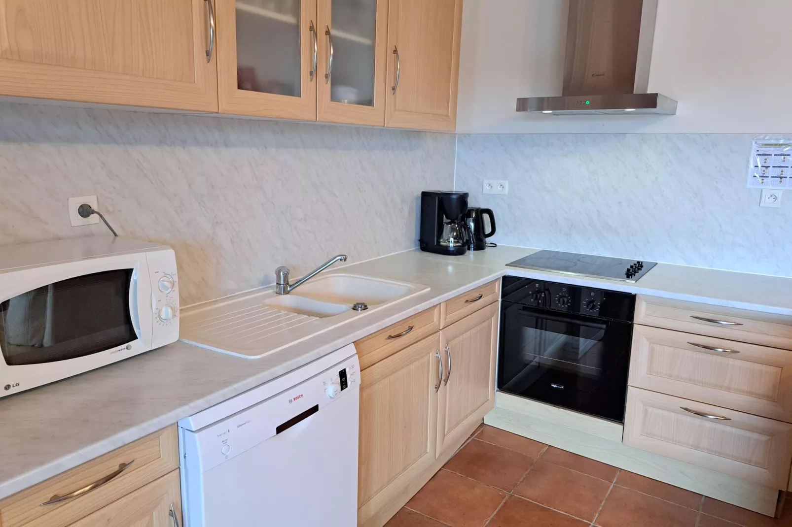 Steinhaus in Strandnähe Cléder-Kitchen
