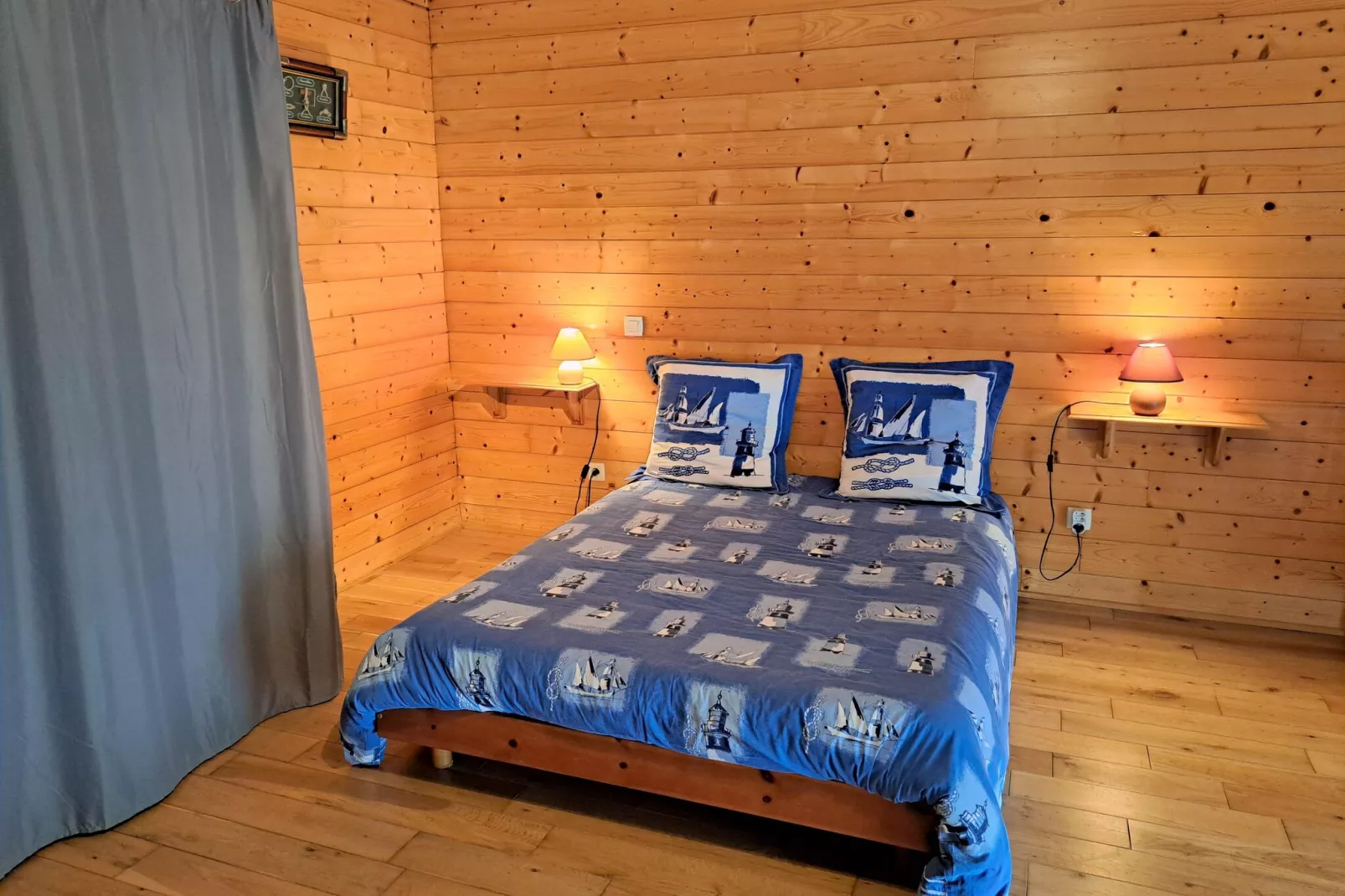 Steinhaus in Strandnähe Cléder-Bedroom