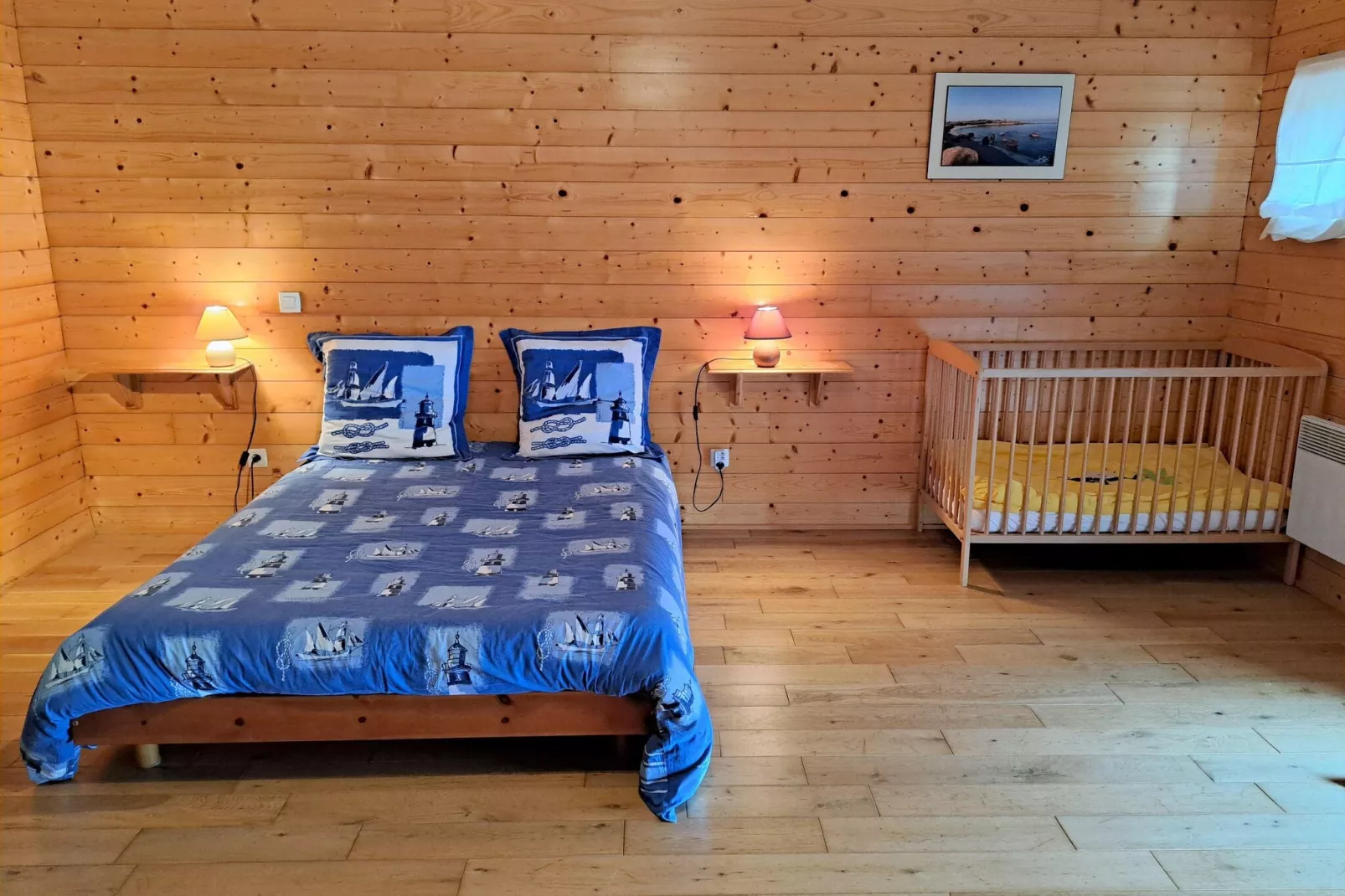 Steinhaus in Strandnähe Cléder-Bedroom