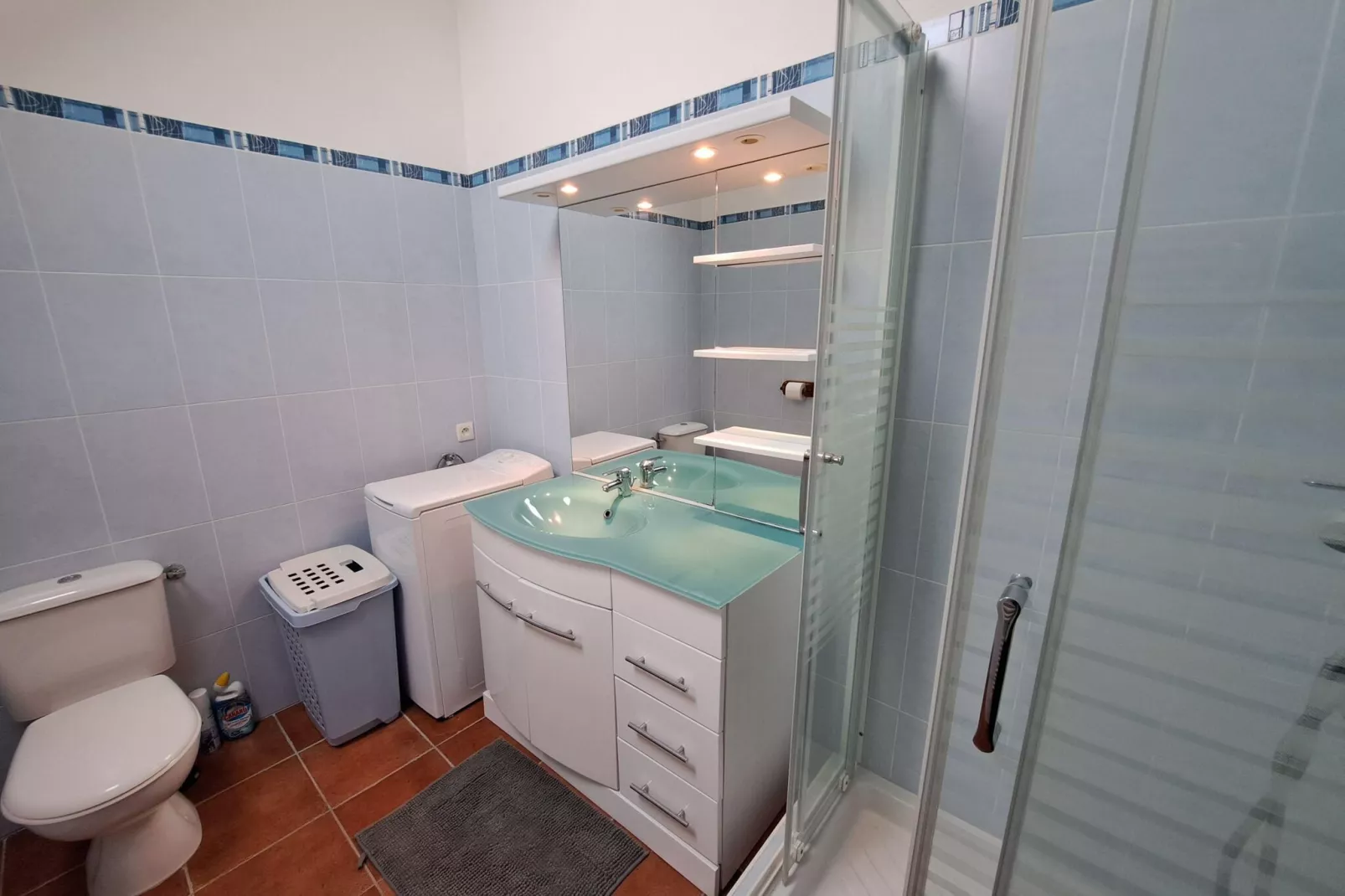 Steinhaus in Strandnähe Cléder-Bathroom