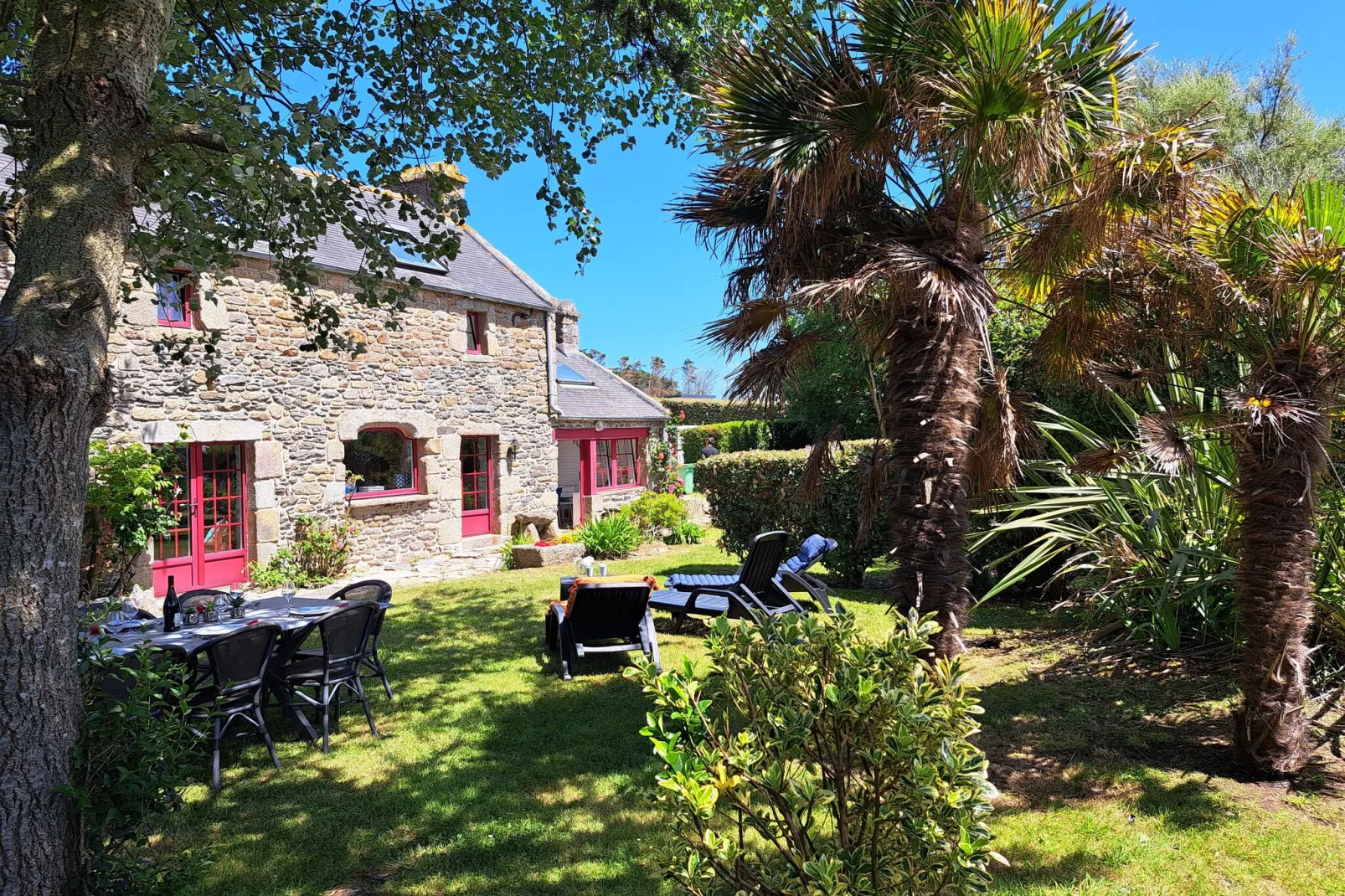 Natursteinhaus Ploudalmézeau-Portsall-Extérieur été