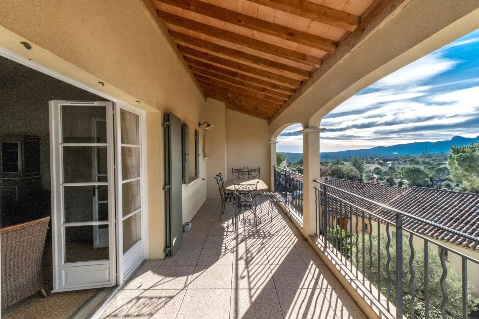 Apartments Les Domaines de Saint-Endréol / La Motte-en-Provence // Apt 3 chambres Type B-Terrace balcony