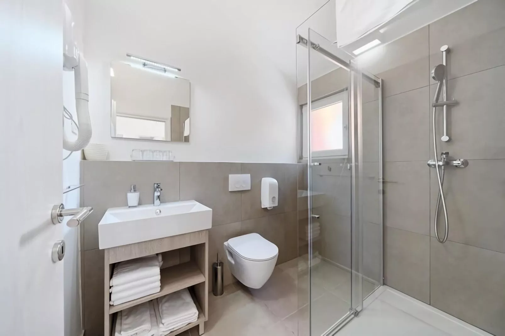 Apartments Medena Trogir - Seget Donji - A2plus2 Superior ca 42 qm für 4 Pers-Badezimmer