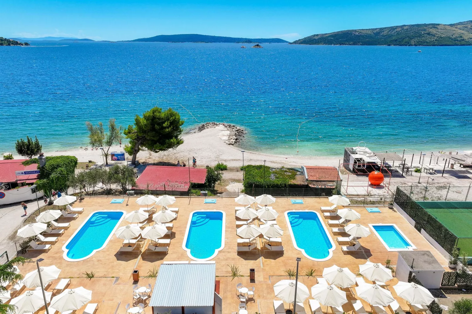 Apartments Medena Trogir - Seget Donji - A2plus2 Superior seaside-Park facilities