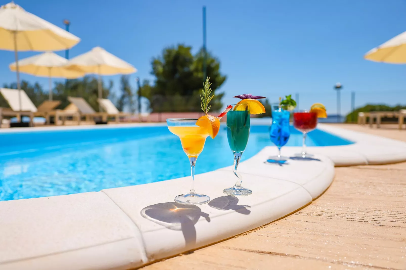 Apartments Medena Trogir - Seget Donji - A2plus2 Superior seaside-Pool