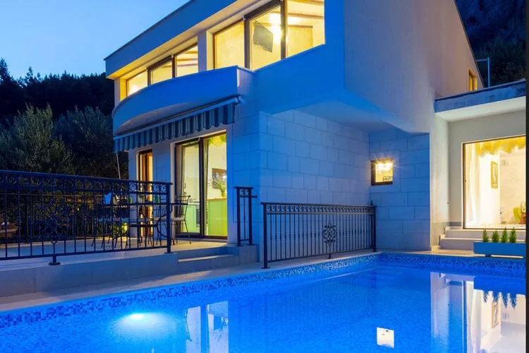 Villa Amare Makarska - E6 circa 150 qm für max 6 Pers-Pool
