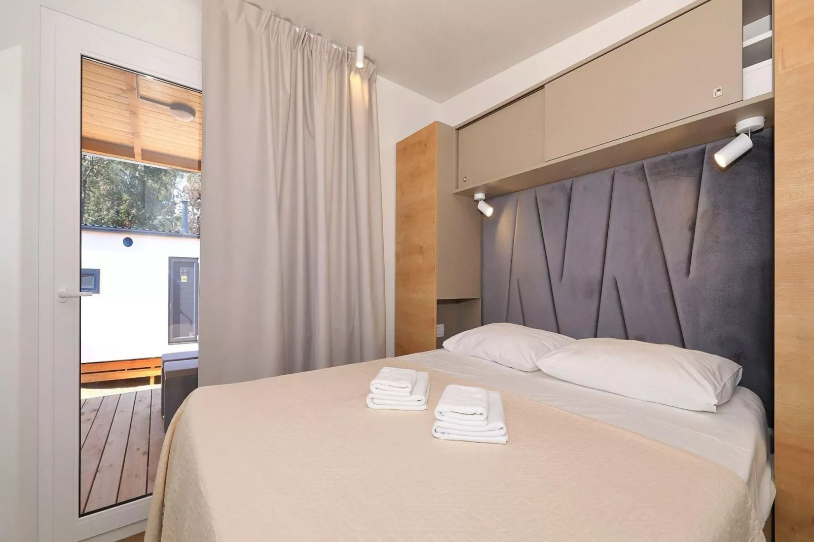 Mobile Homes in Camping Park Soline - Biograd - Type Glamping Family Deluxe-Bedroom