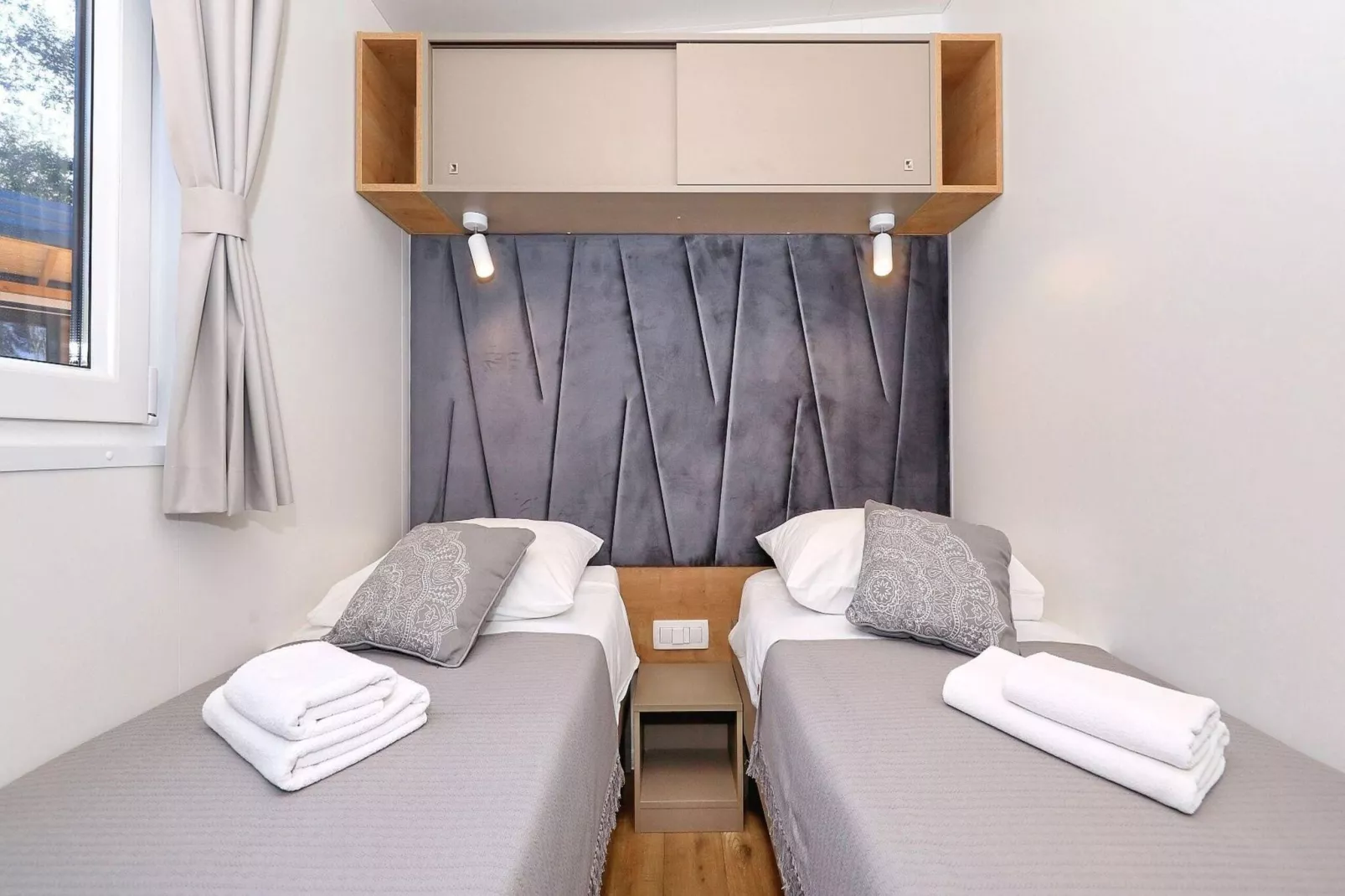 Mobile Homes in Camping Park Soline - Biograd - Type Glamping Family Deluxe-Bedroom