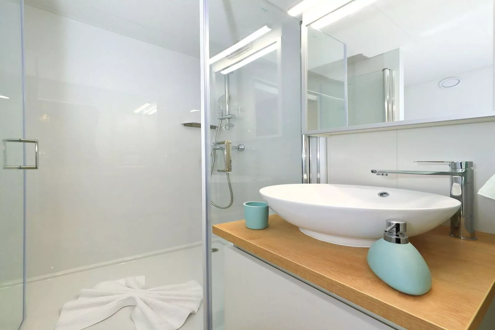 Mobile Homes in Camping Park Soline - Biograd - Type Glamping Family Deluxe-Bathroom