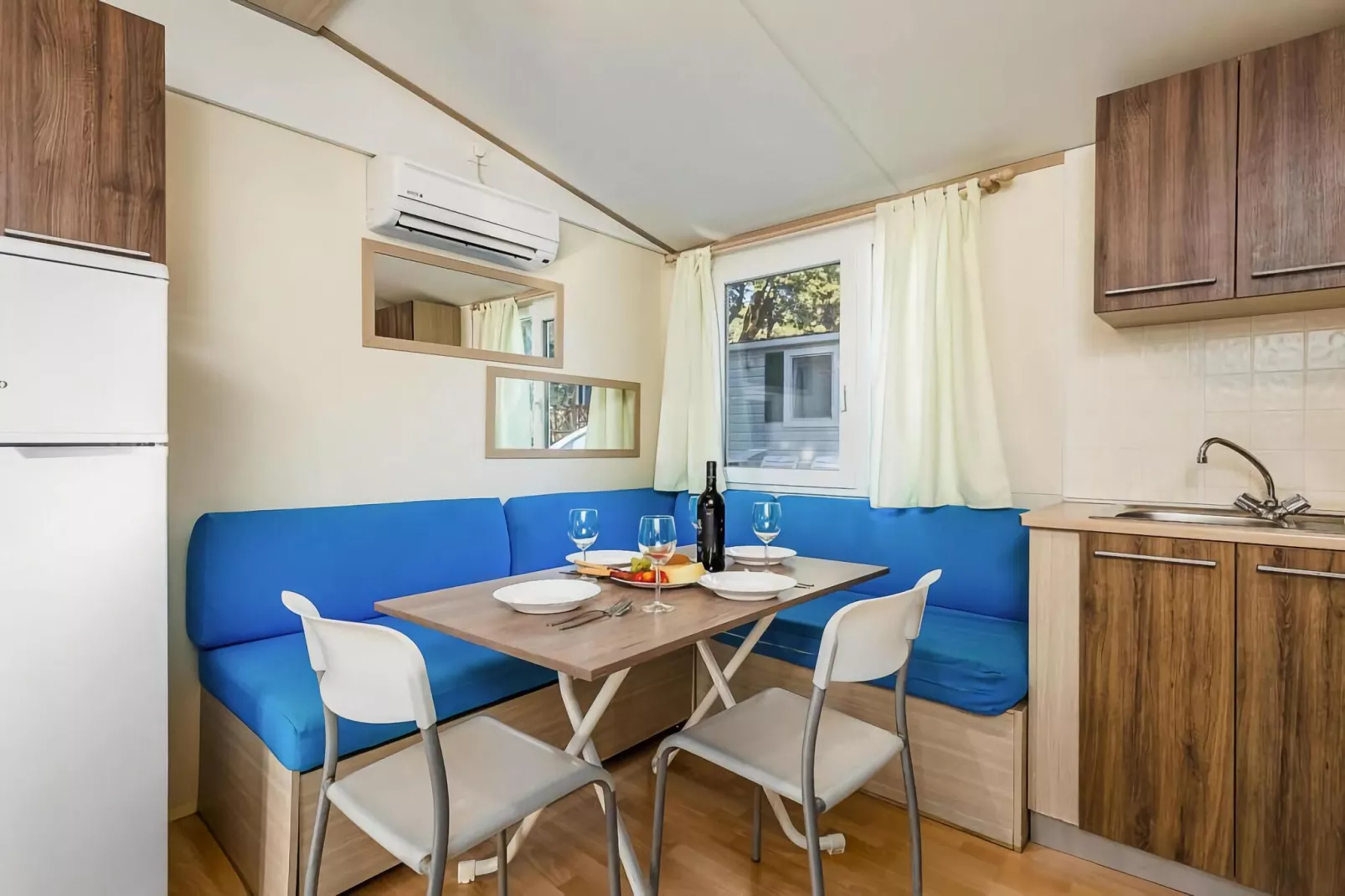 Mobile Homes Strasko Novalja Mediteran ca 34 qm für 6 Pers-Dining room