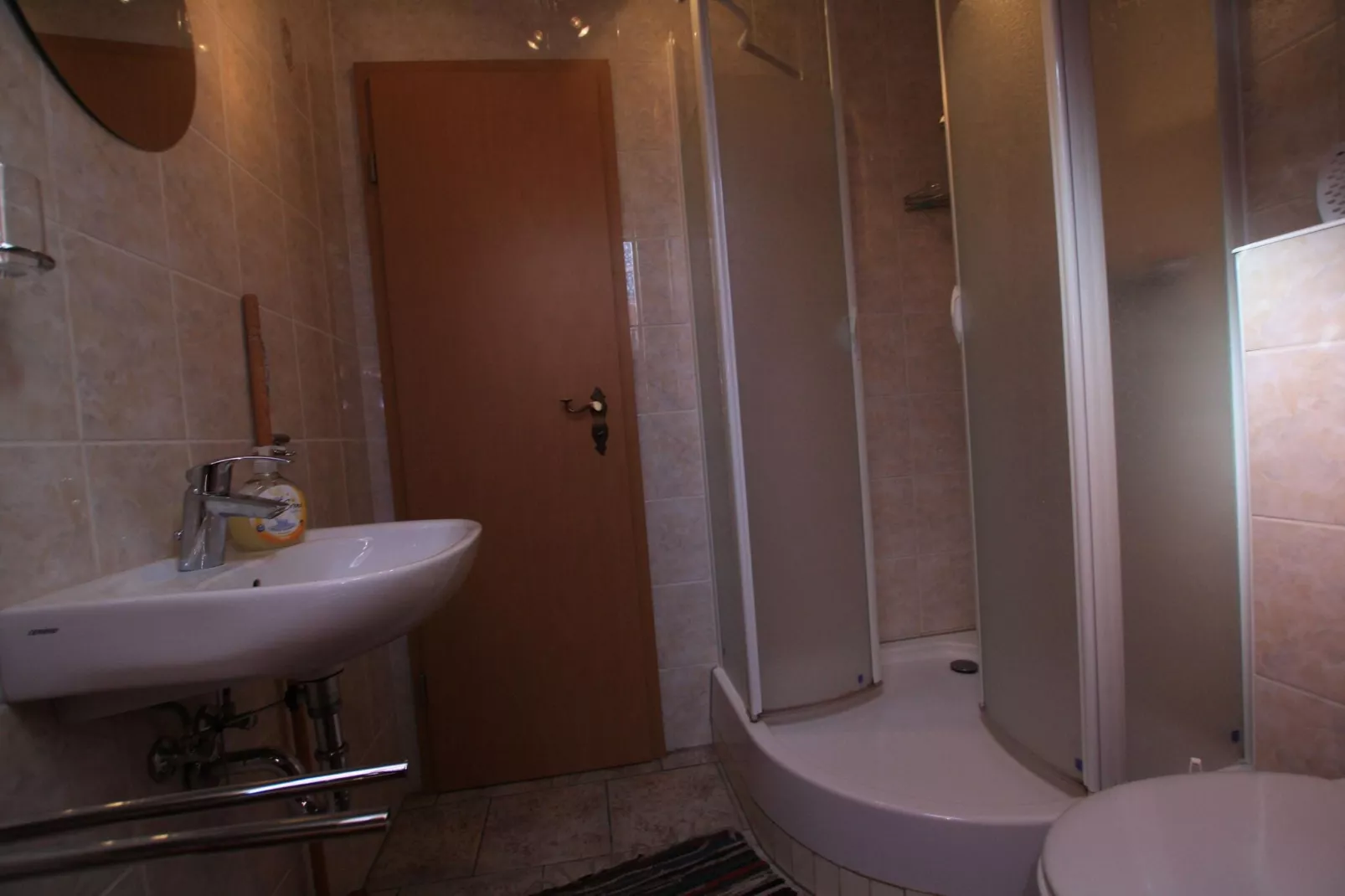 Studio im DG 23 qm-Bathroom