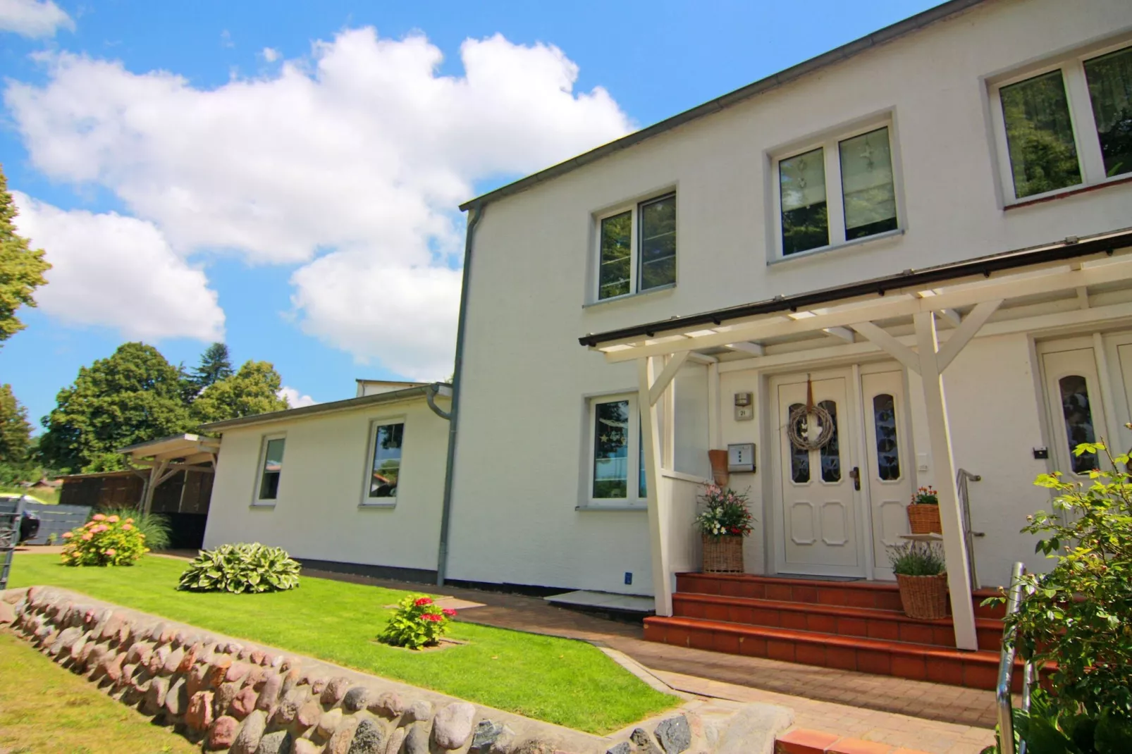 Am Hellbach-Exterior summer