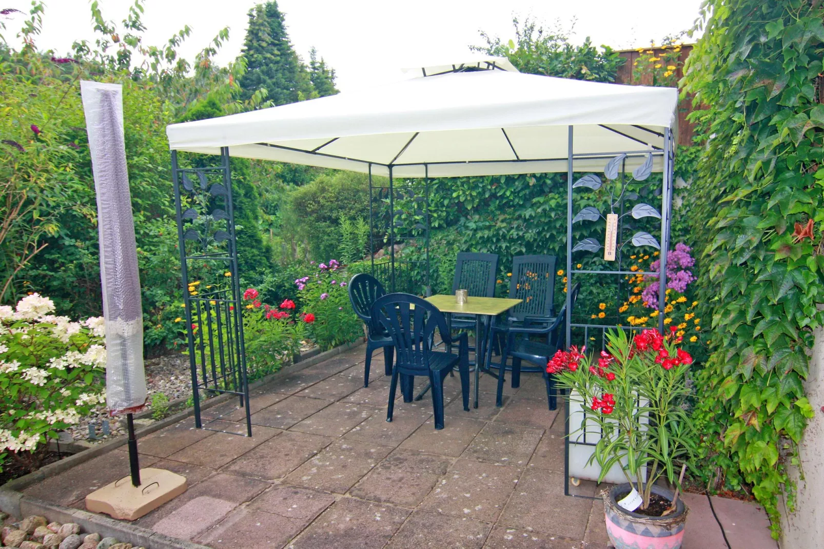 Hübsche Ferienwohnung am See nur 500m-Terrassenbalkon