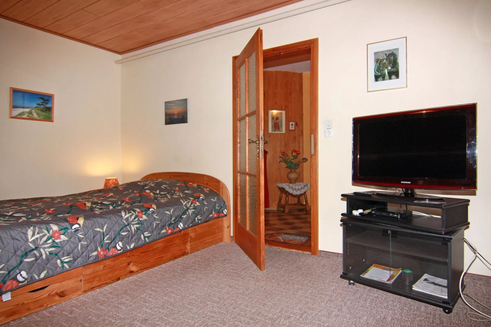 Hübsche Ferienwohnung am See nur 500m-Schlafzimmer