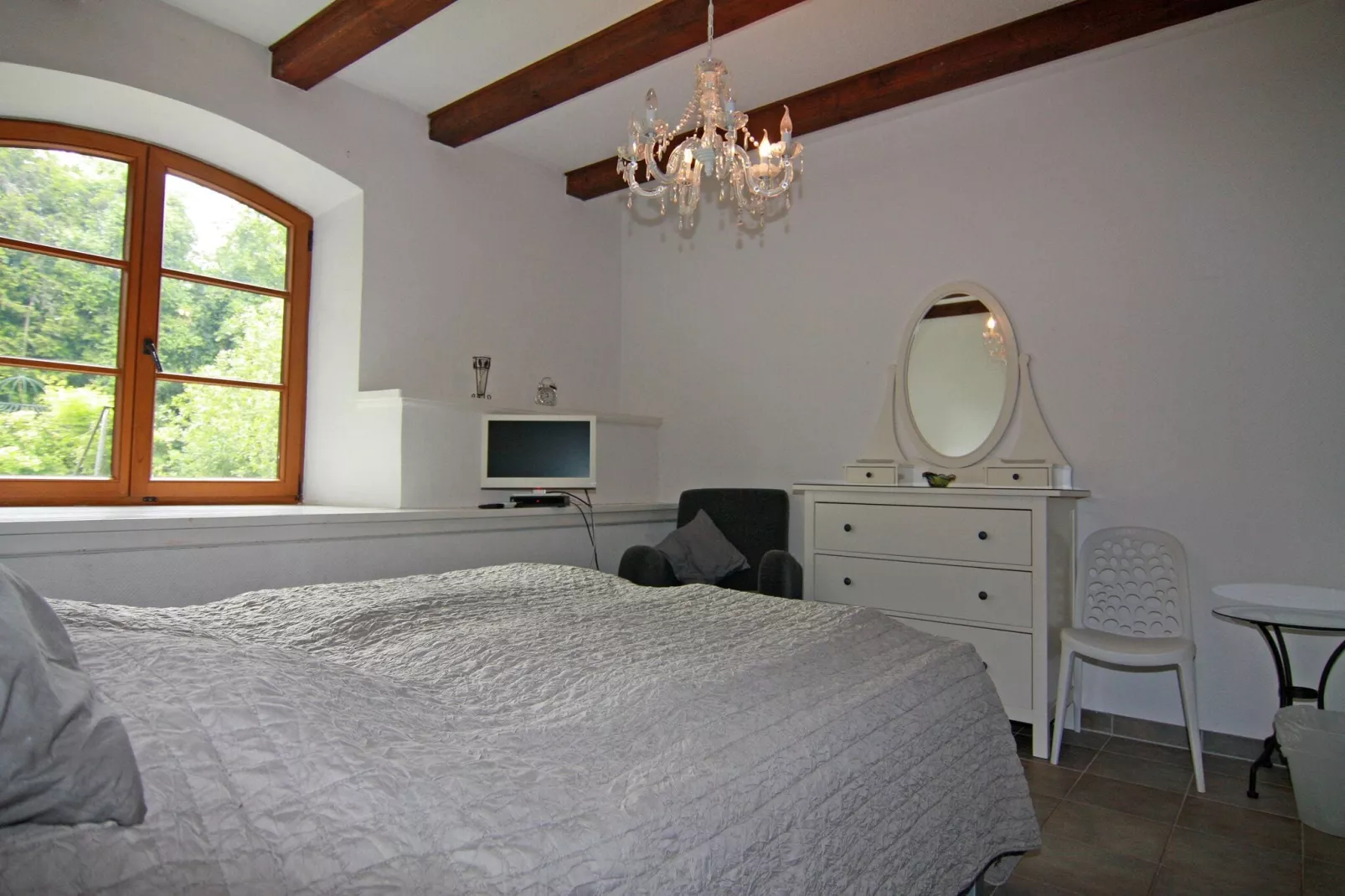 Landhausetage mit Garten-Bedroom