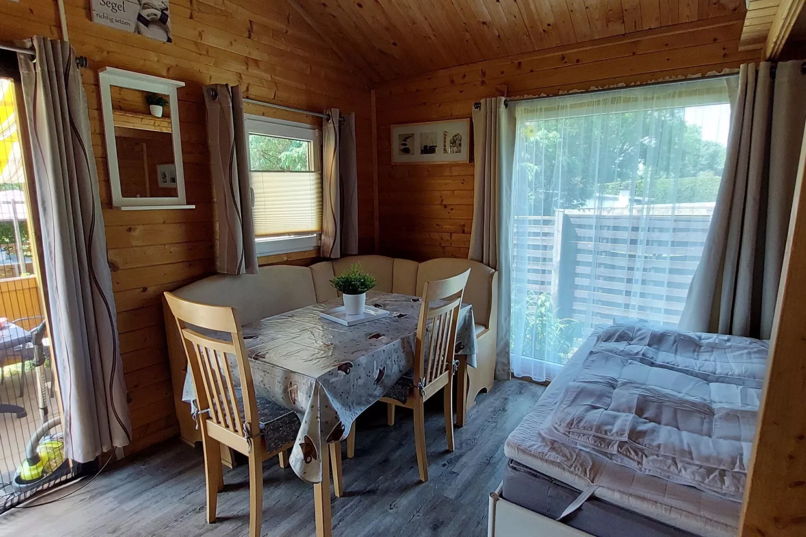 Bungalow Andrea am Salzhaff mit Garten-Dining room