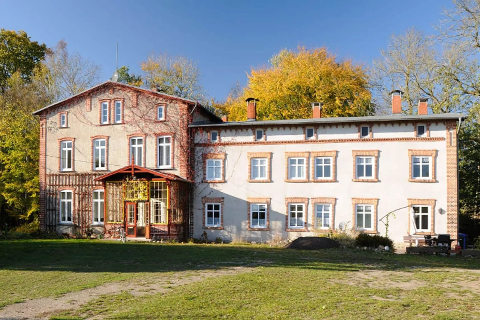 Wohnen im Gutshaus-Exterior summer