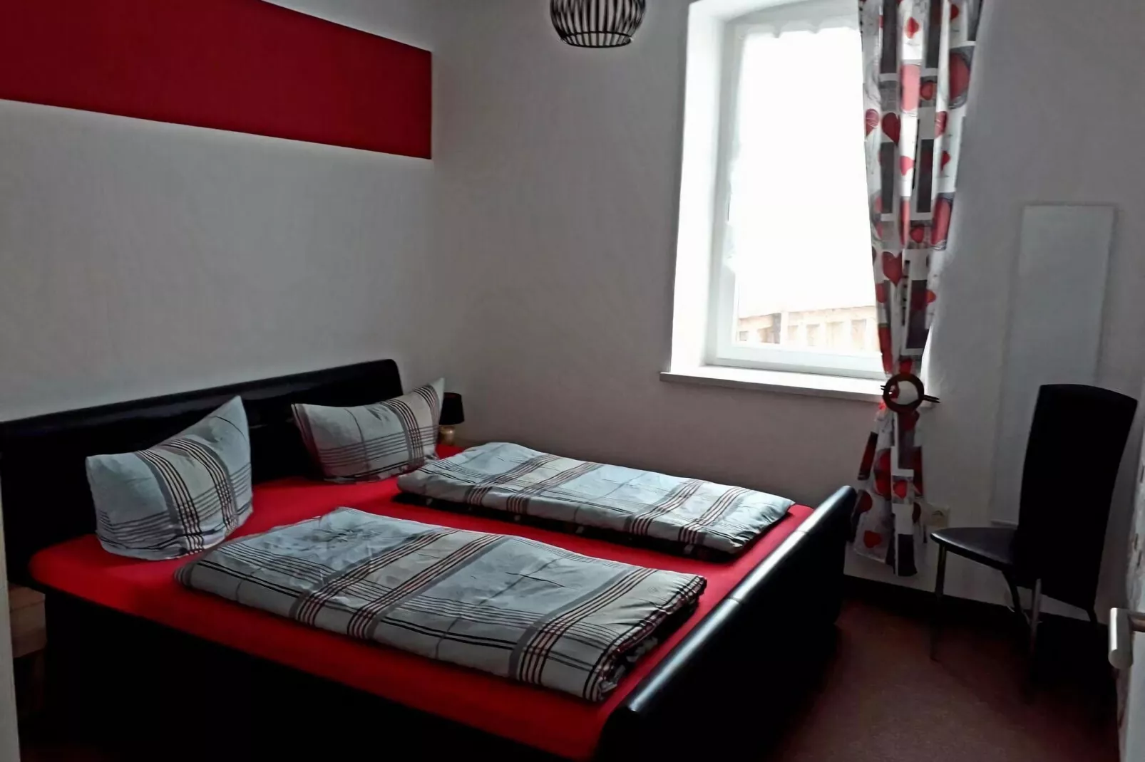 298207-Bedroom
