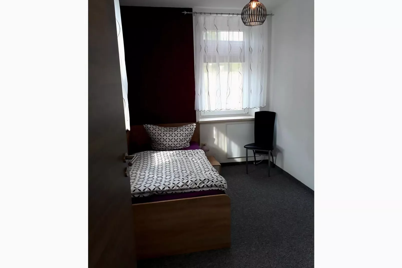 298207-Bedroom