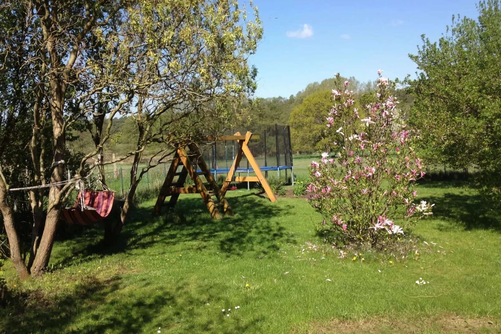 61290-Gardens summer