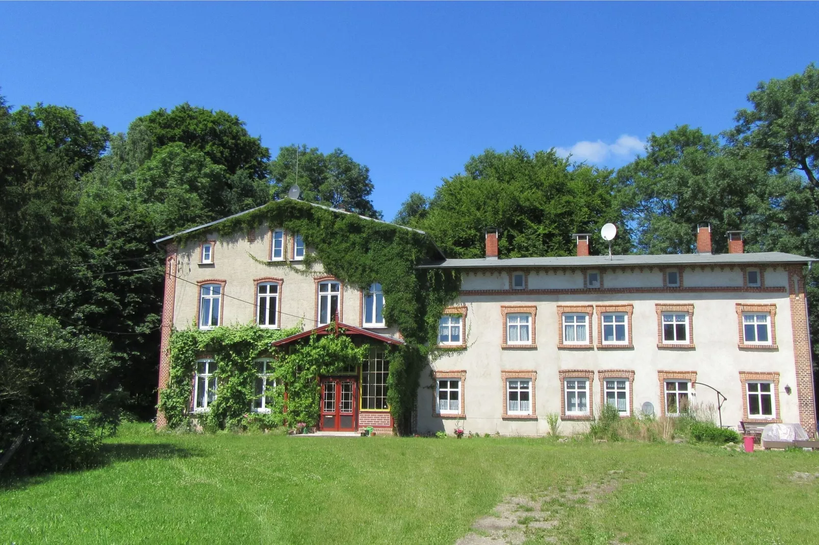 Wohnen im Gutshaus-Exterior summer
