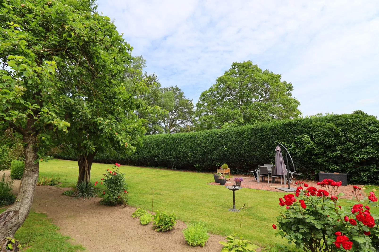 Altes Bauernhaus / Gartenblick-Gardens summer