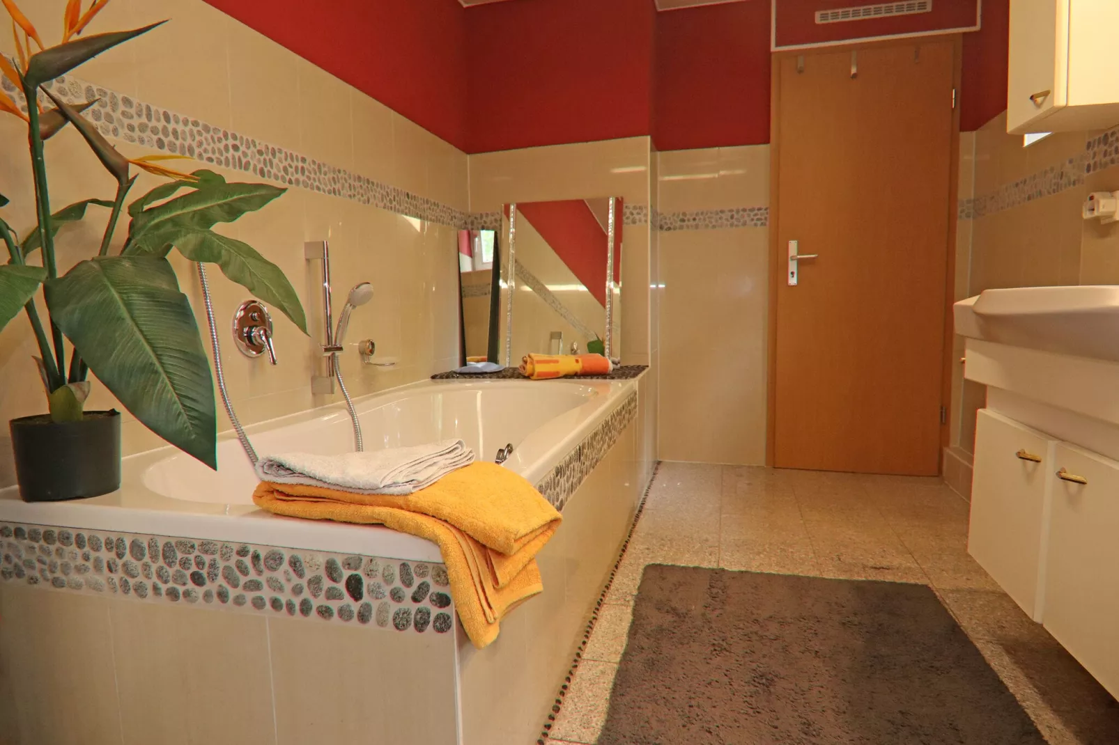 Wohnen im Gutshaus-Bathroom