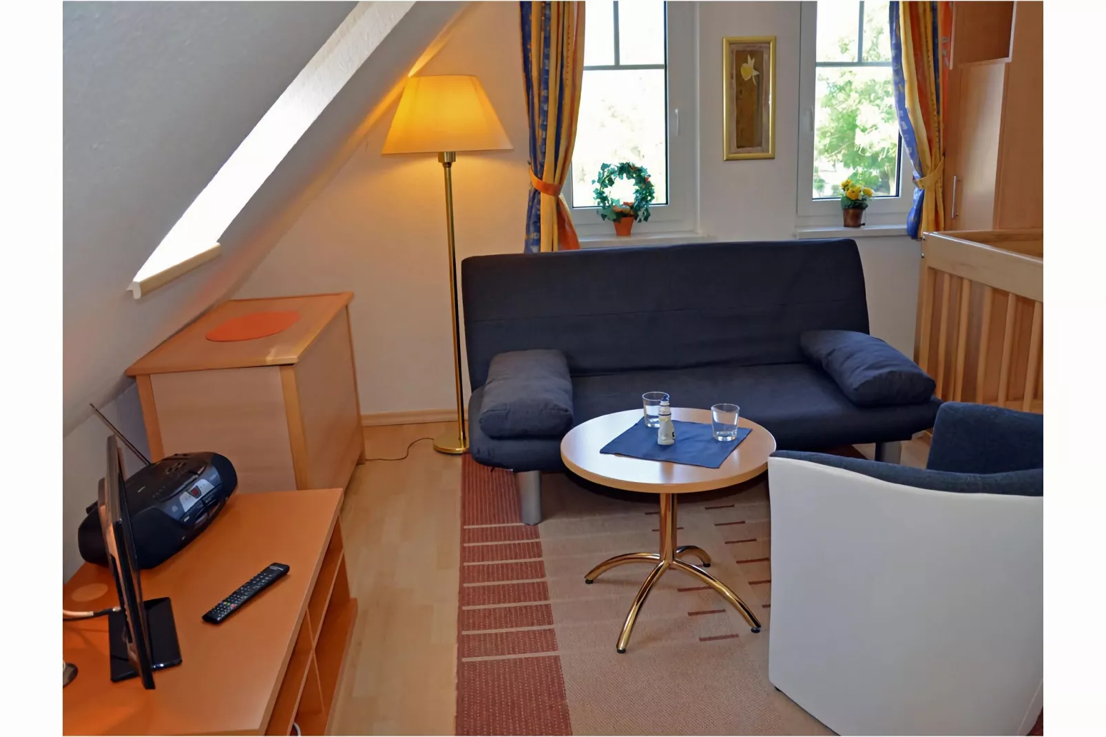242075-Living room