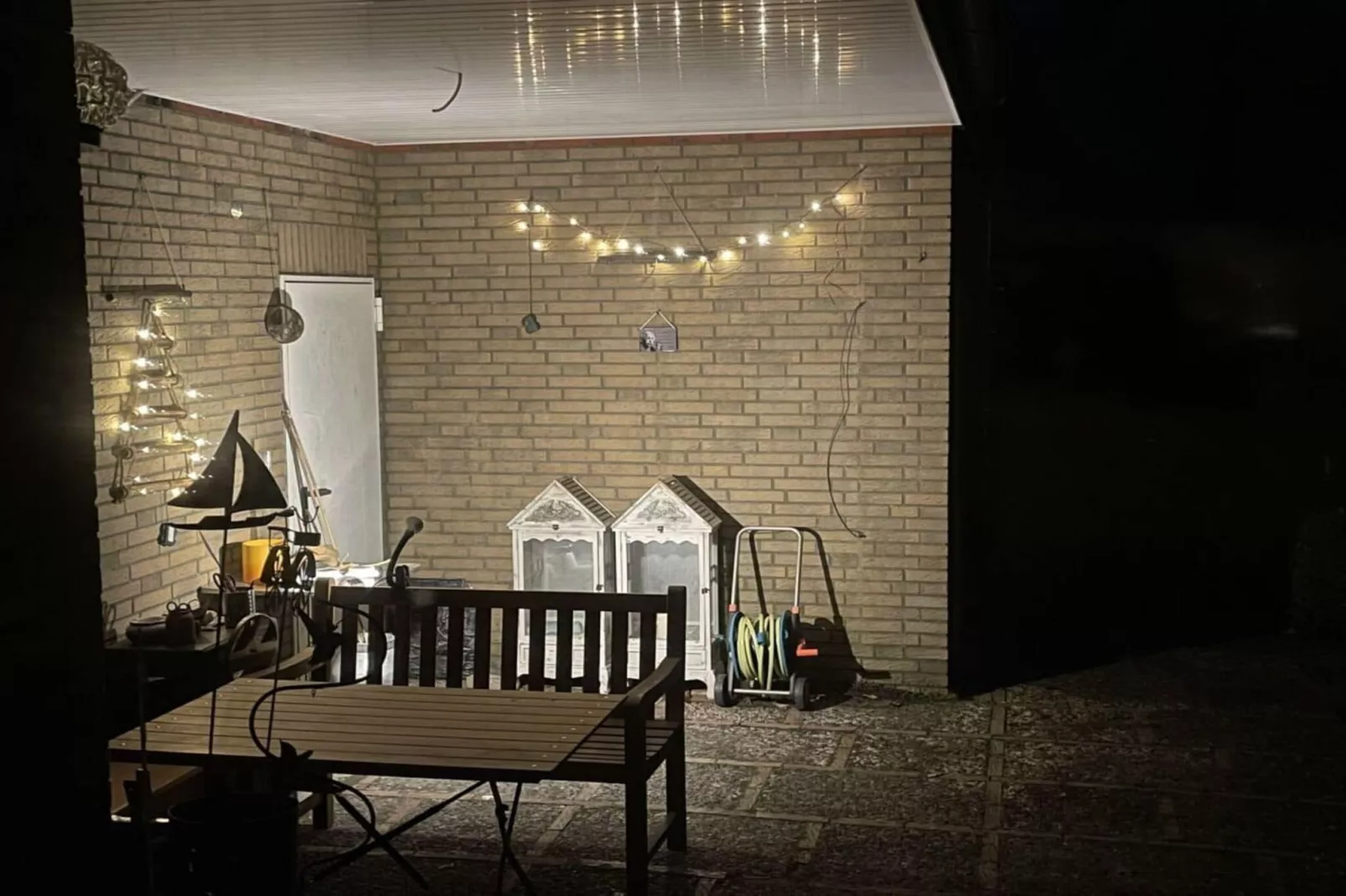 394116-Terrace balcony