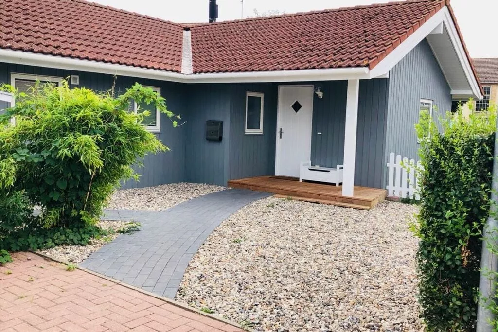 216473-Exterior summer