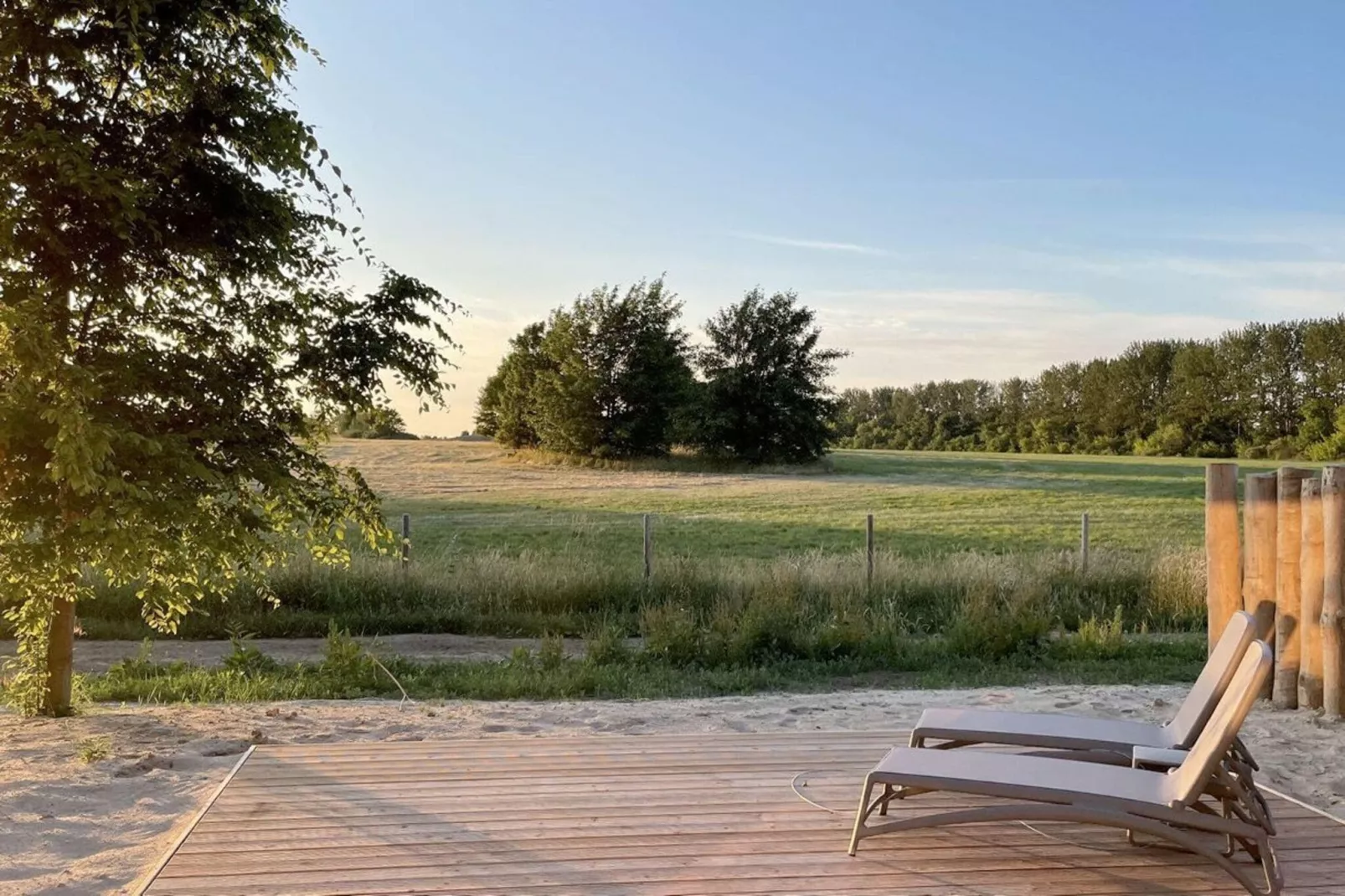 Bades Huk Hohenkirchen-1 Schlafzimmer-Gärten Sommer