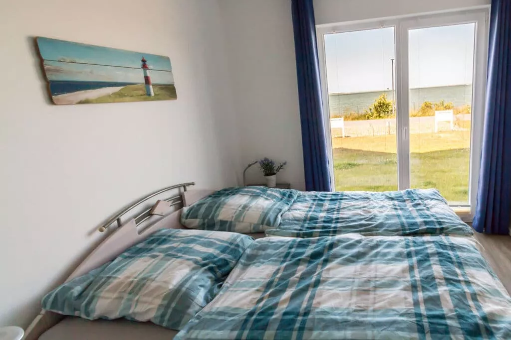 169762-Bedroom