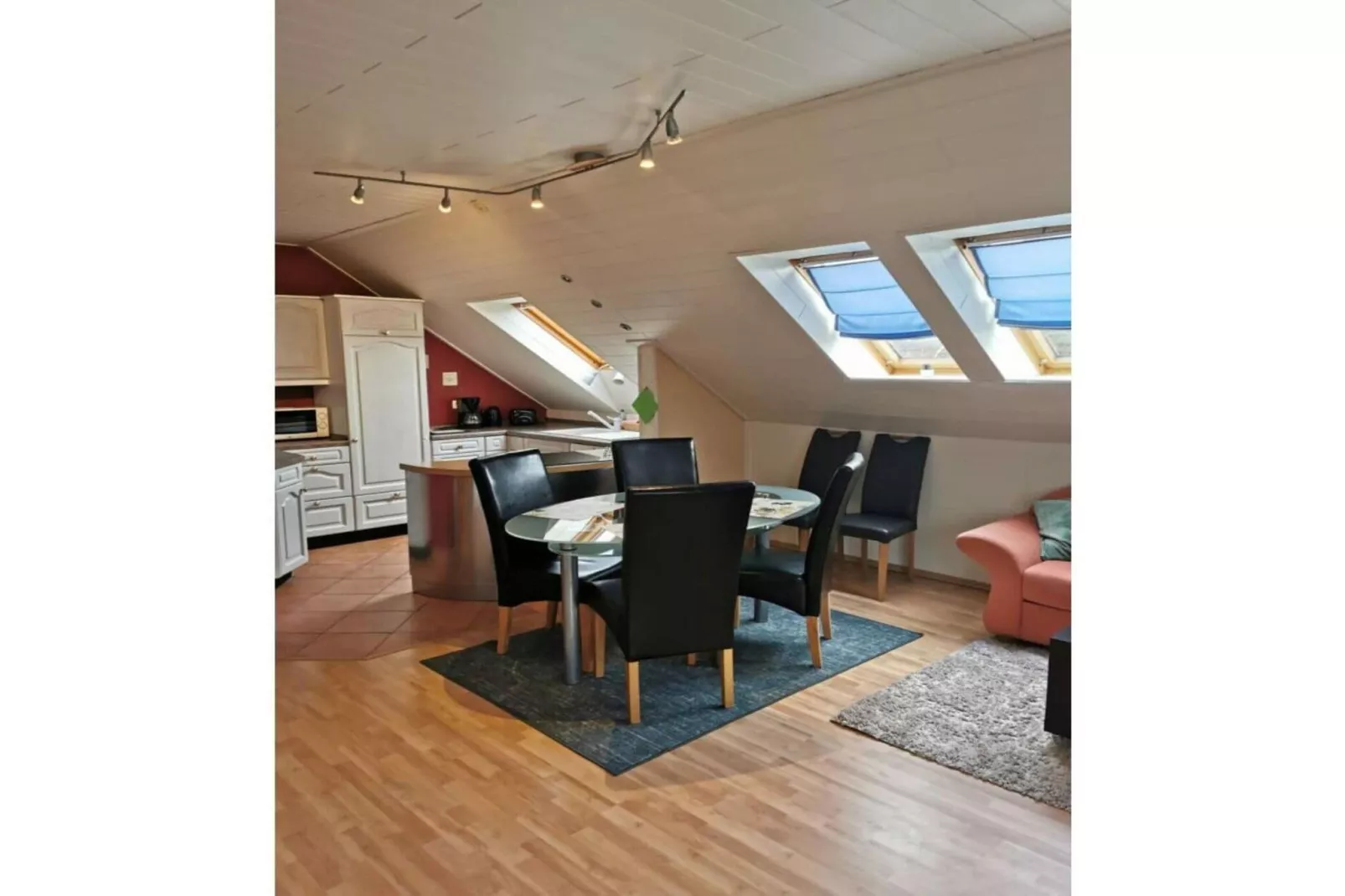 11113-Dining room