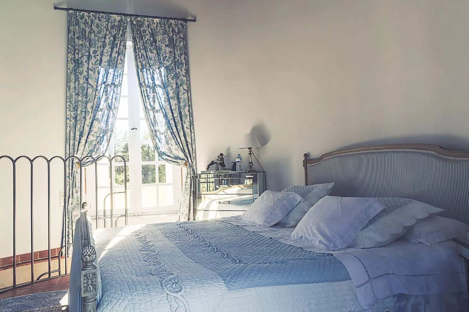Manoir avec piscine privée-Bedroom