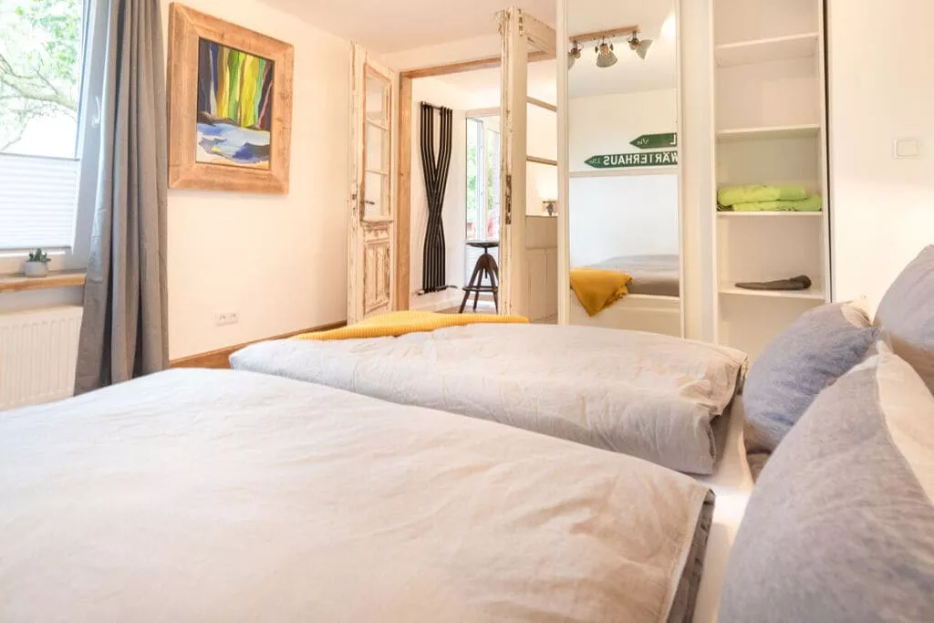 395636-Bedroom