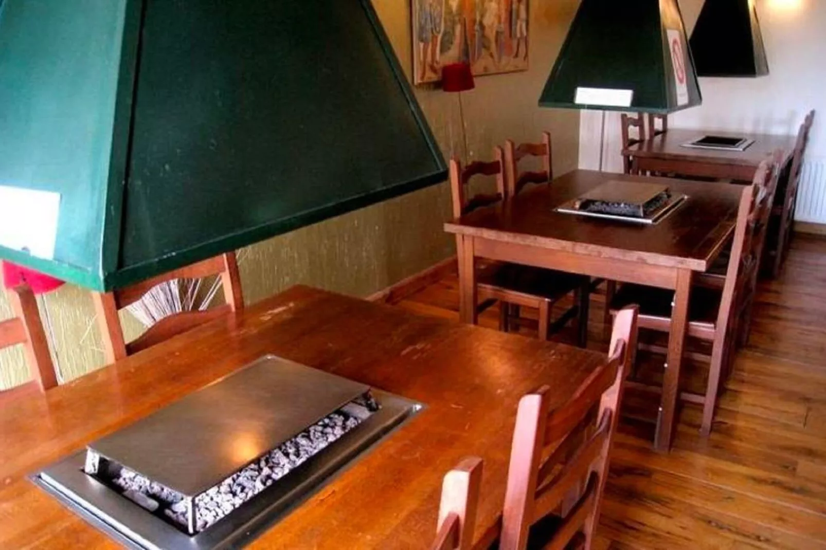 Par Hasard-Dining room