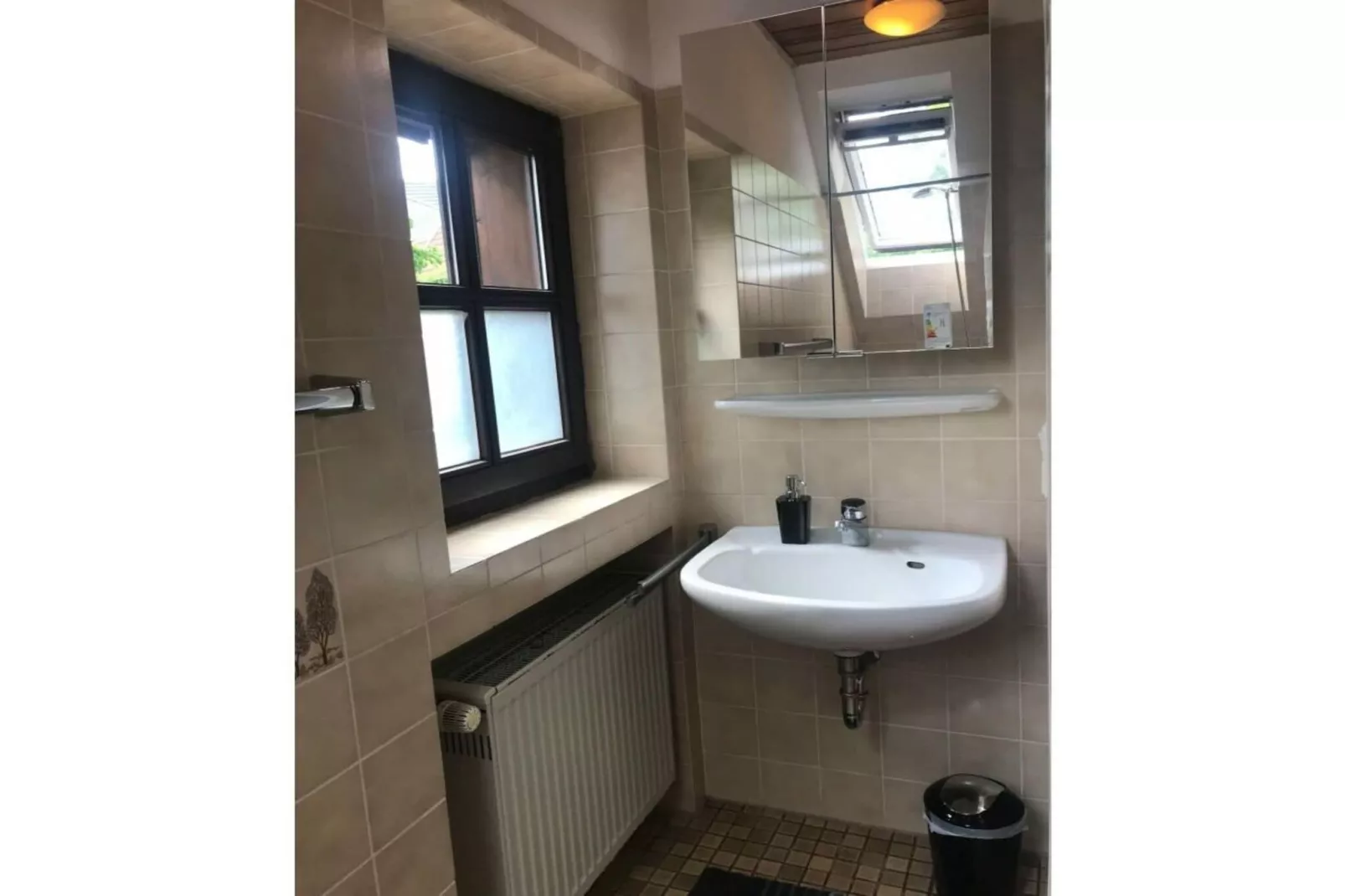 468673-Bathroom