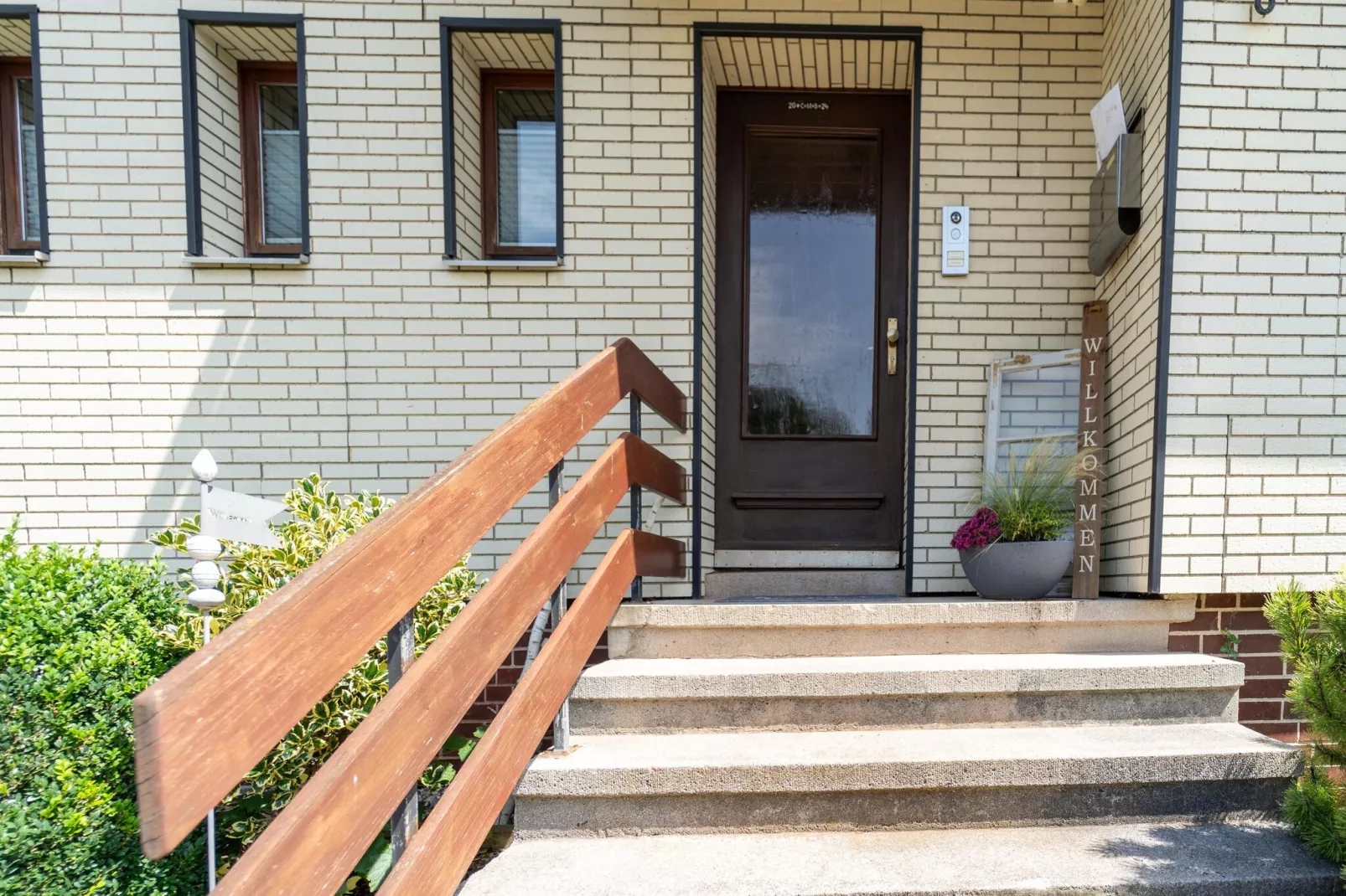 Modern holiday flat with pool in the Harz-Reception hall