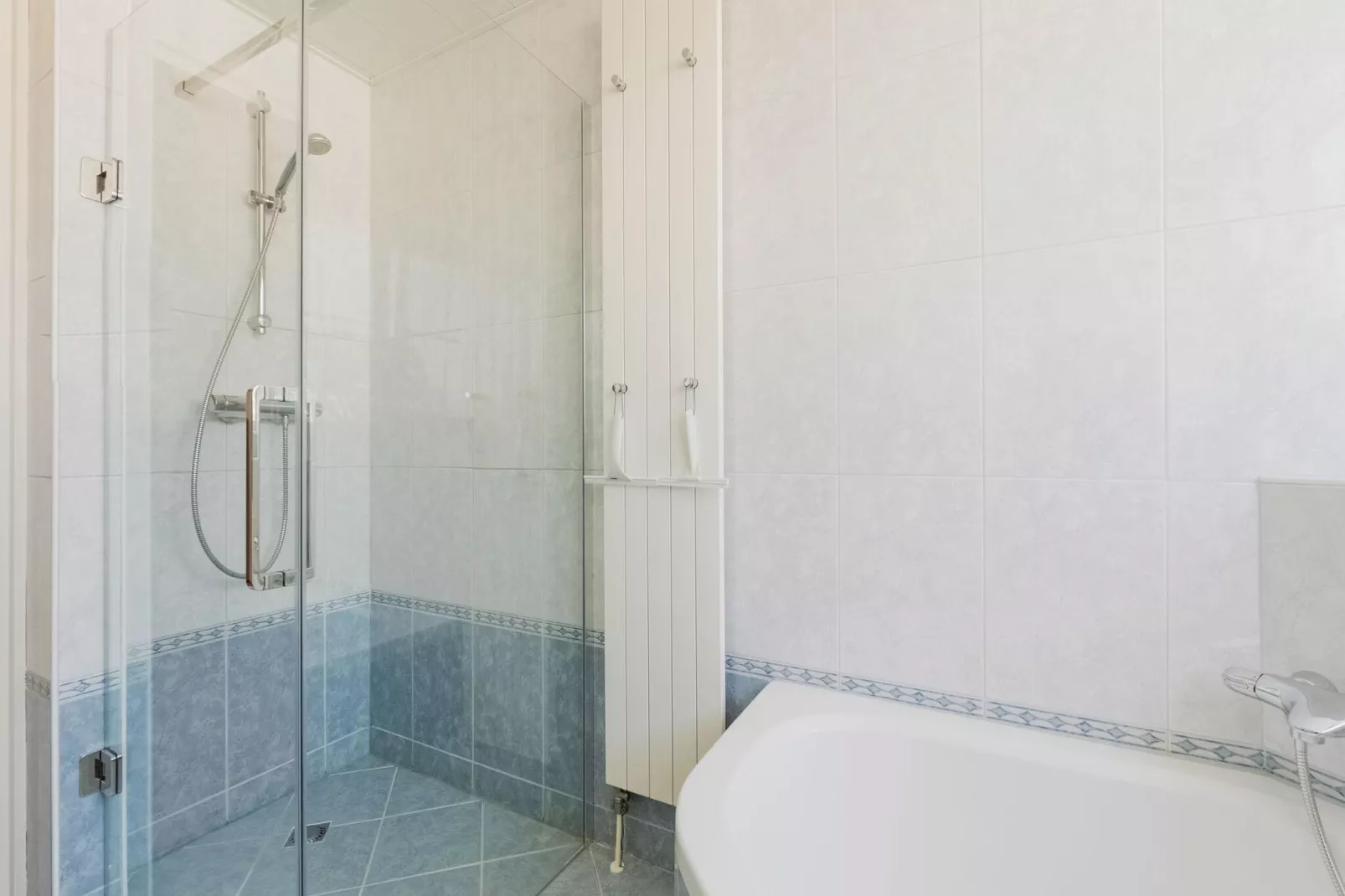De Genderense Hoeve-Bathroom