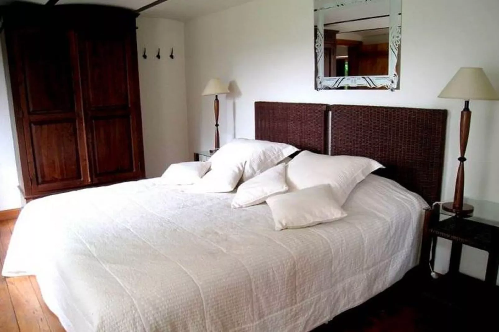 Par Hasard-Bedroom
