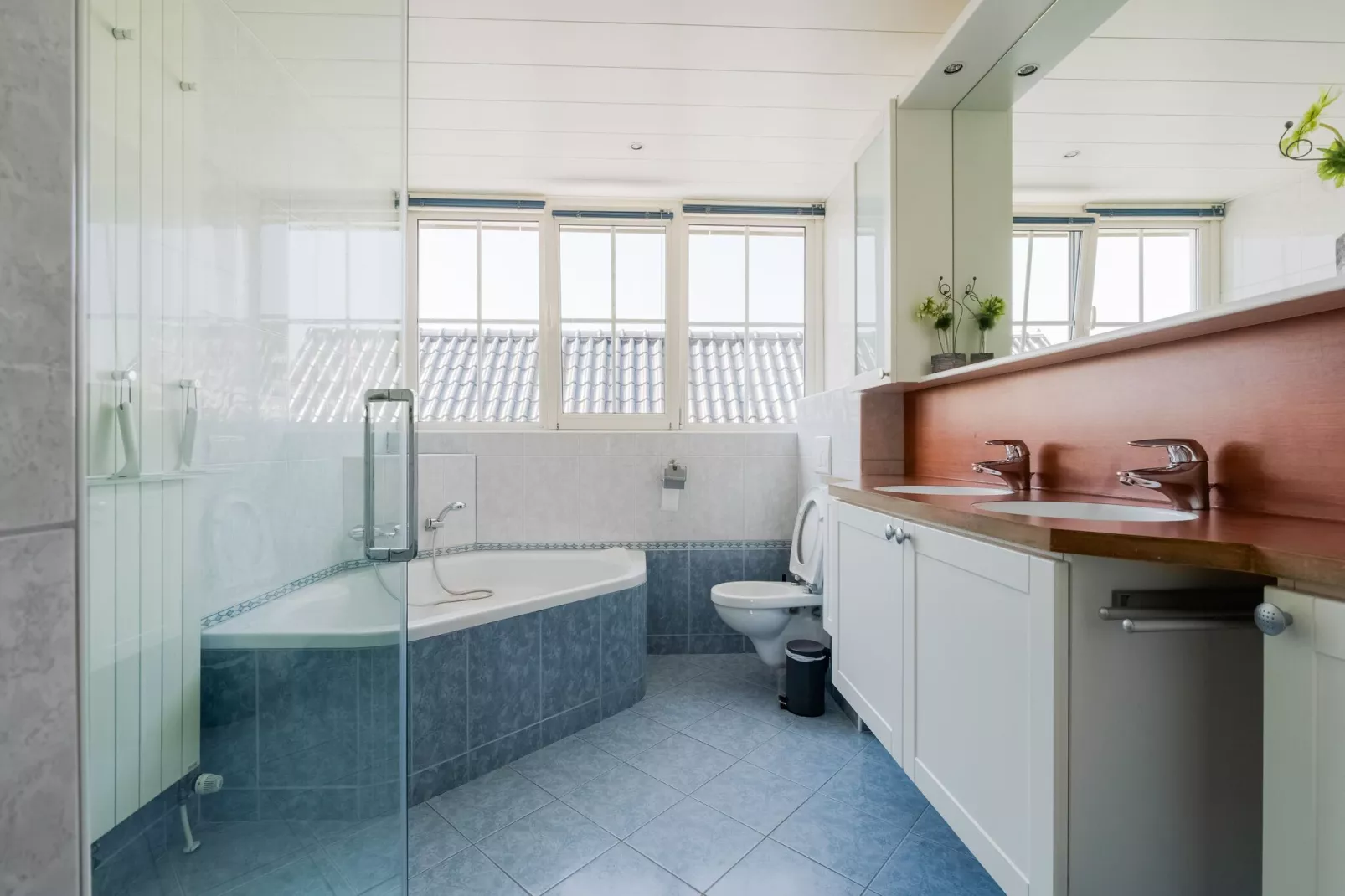 De Genderense Hoeve-Bathroom