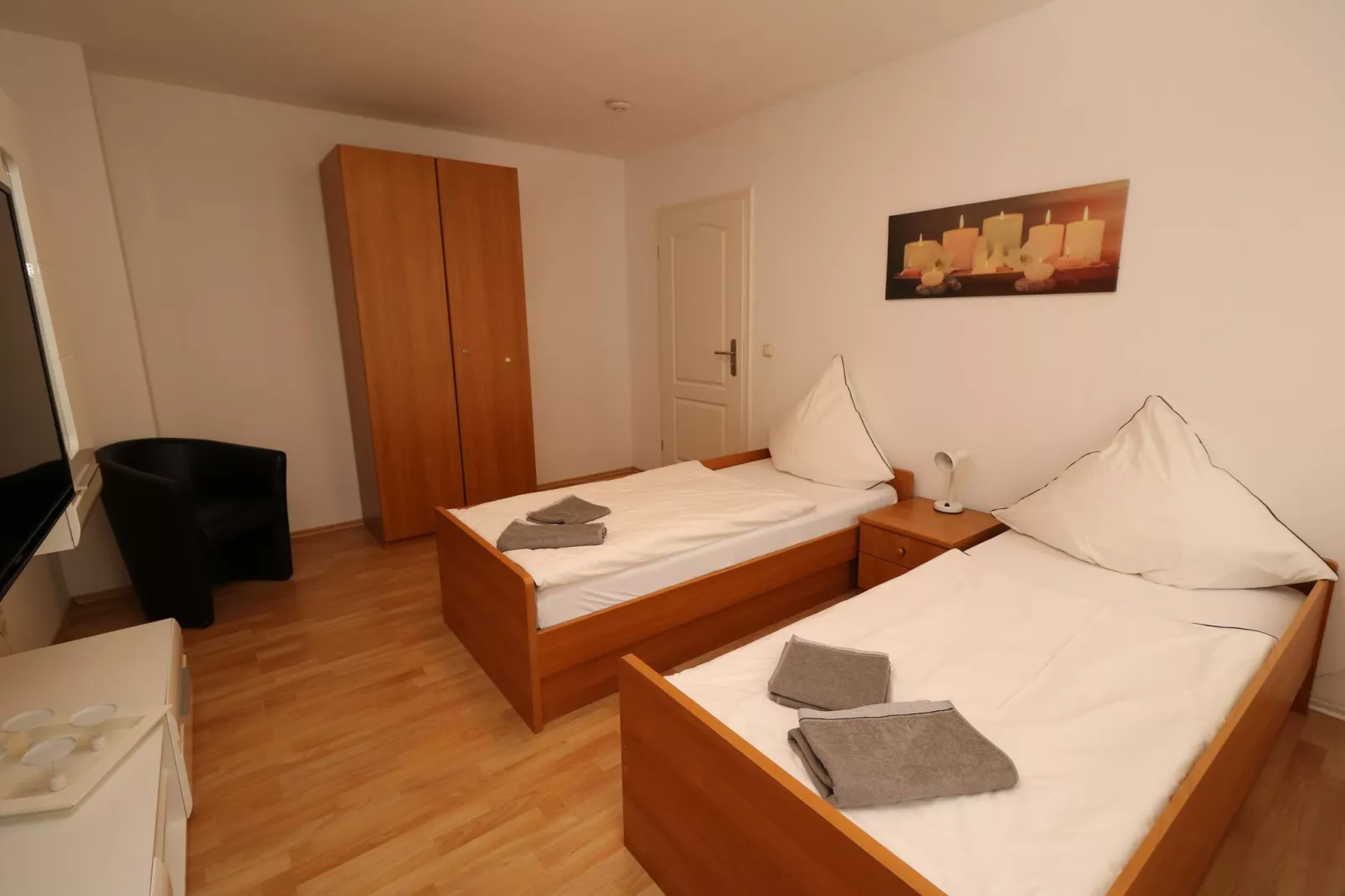 Zentrales Apartment in Messenähe-Bedroom