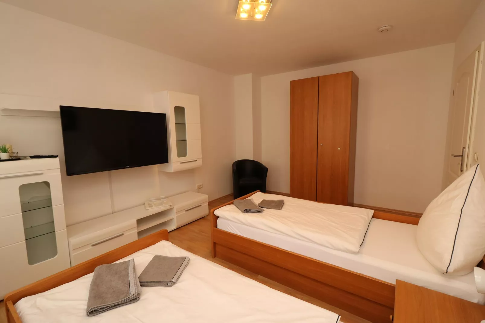 Zentrales Apartment in Messenähe-Bedroom