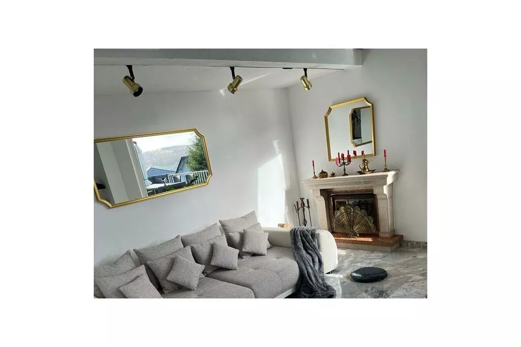 319988-Wohnzimmer