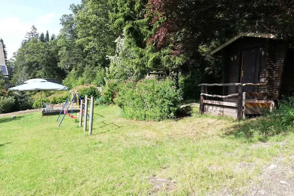313634-Gardens summer