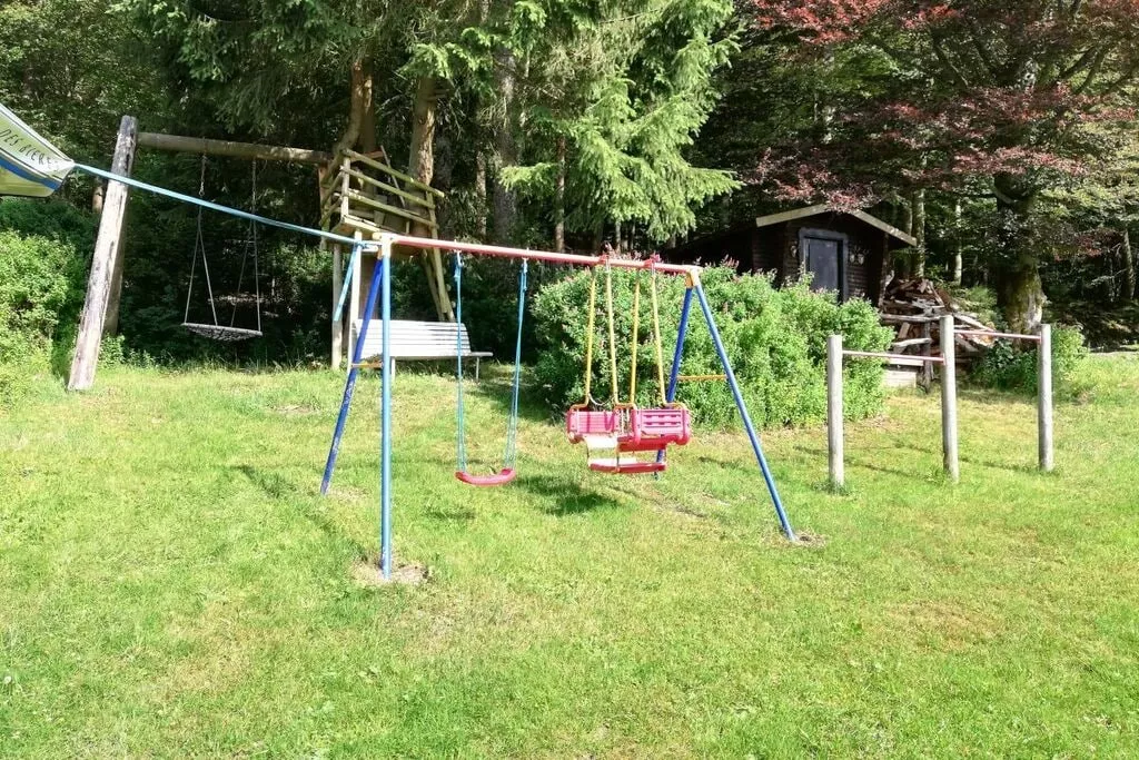 313634-Gardens summer