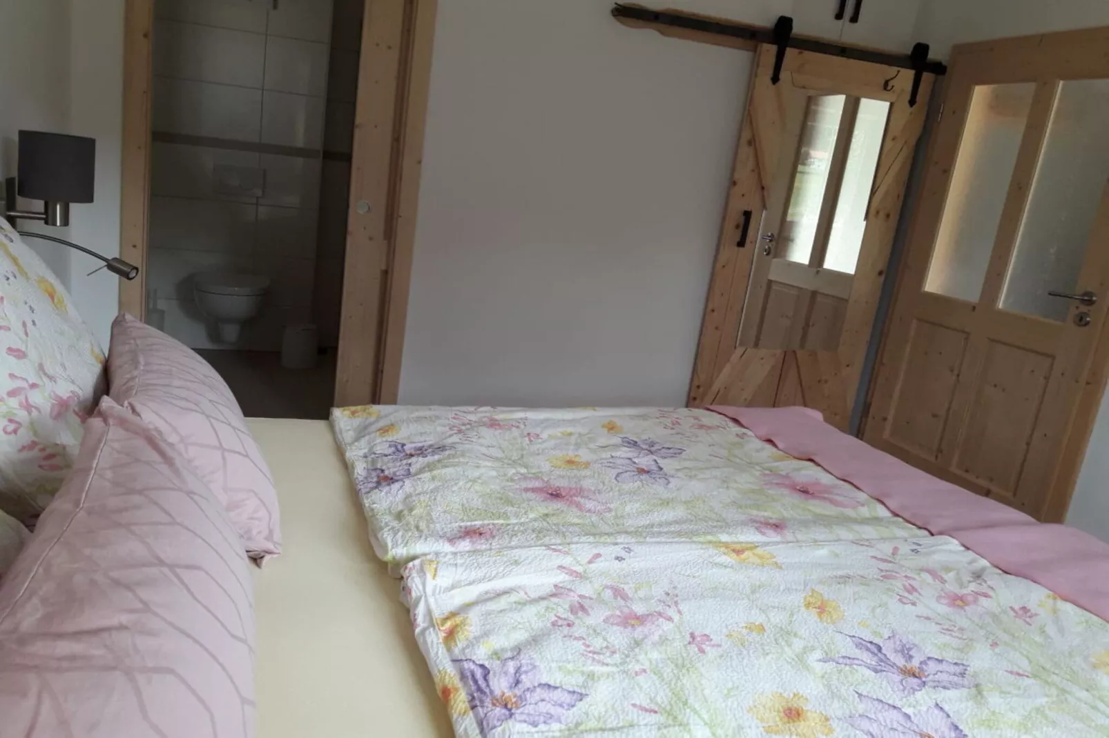 297552-Bedroom